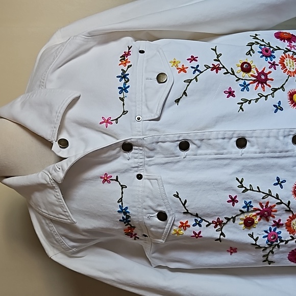 Carole Little white denim jacket  embroidered flowers size 14 - Picture 2 of 12